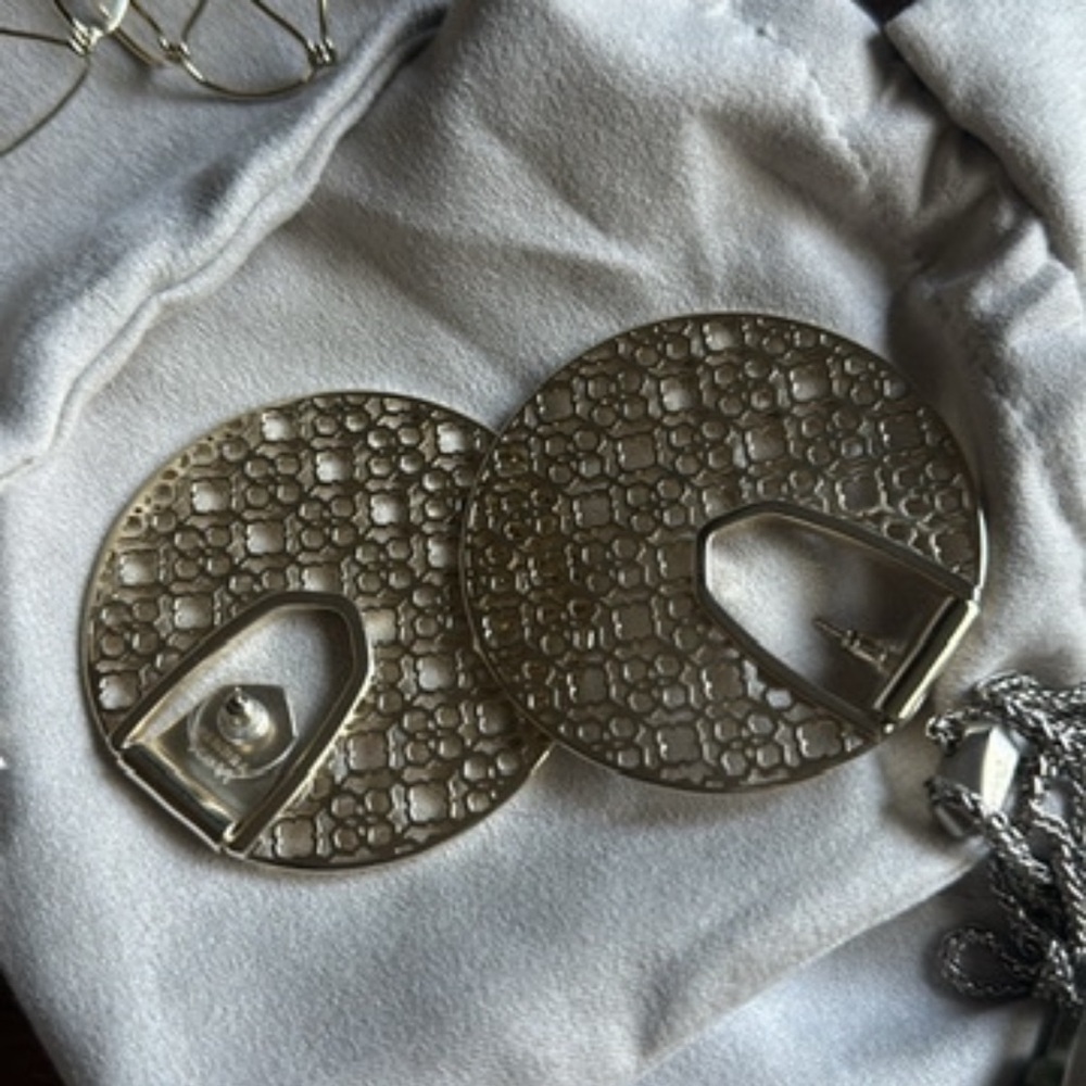 Kendra Scott Diane gold filigree GUC